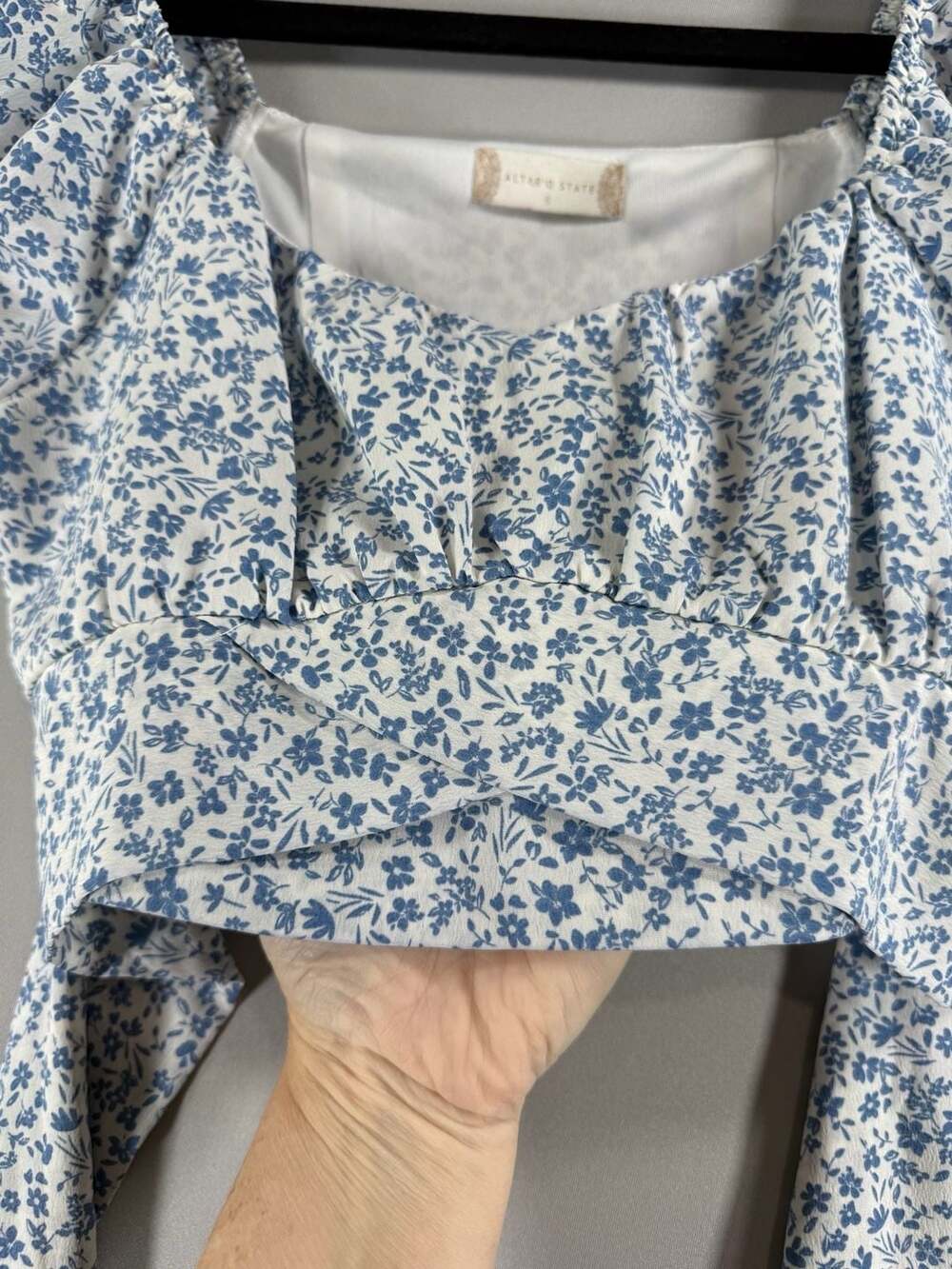 Altar'd State Blue & White Floral Puff Sleeve Cropped Top Cottagecore Small